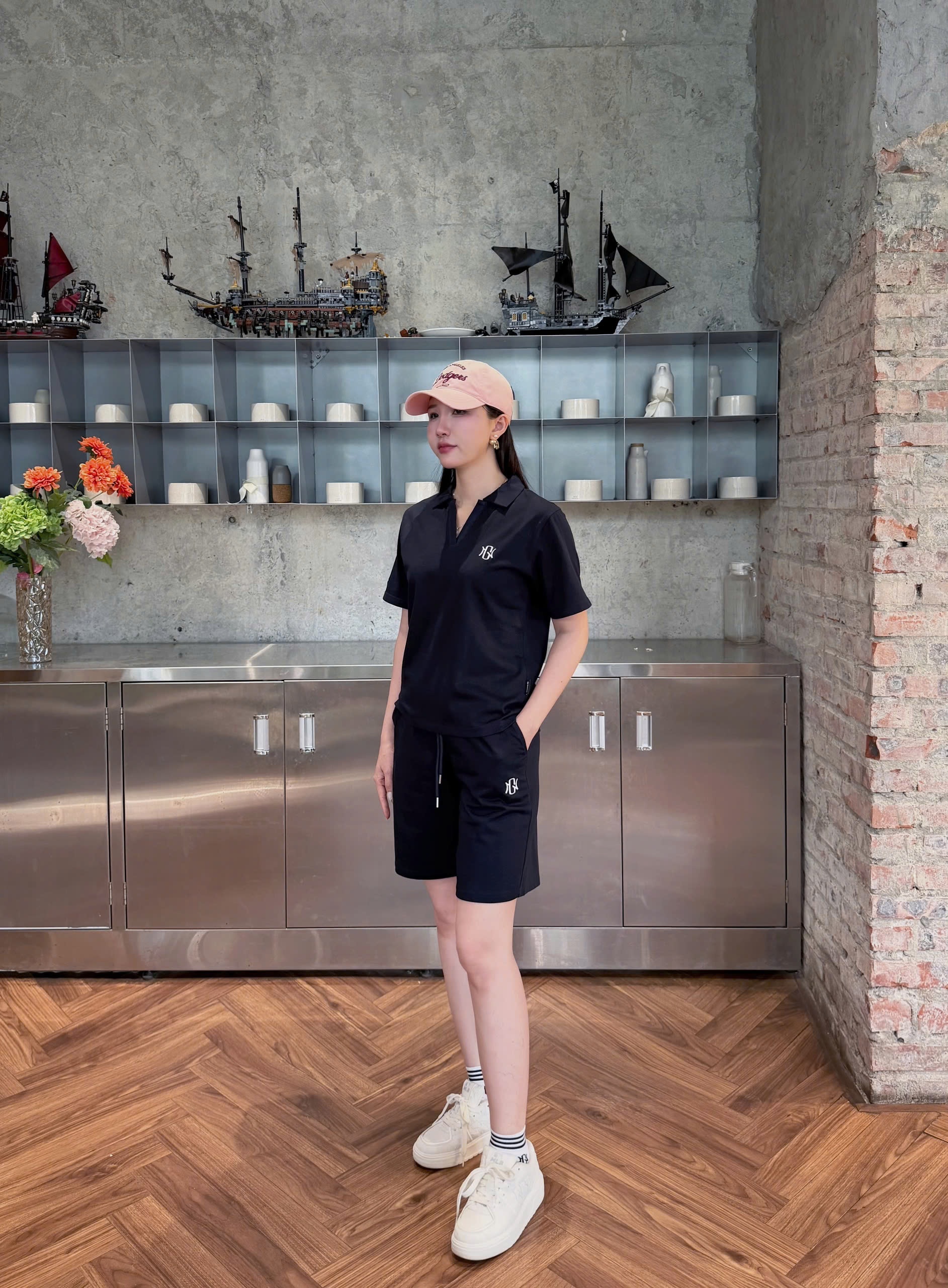 Bộ quần áo Nữ GUNO đáng đùi Ngố cổ polo