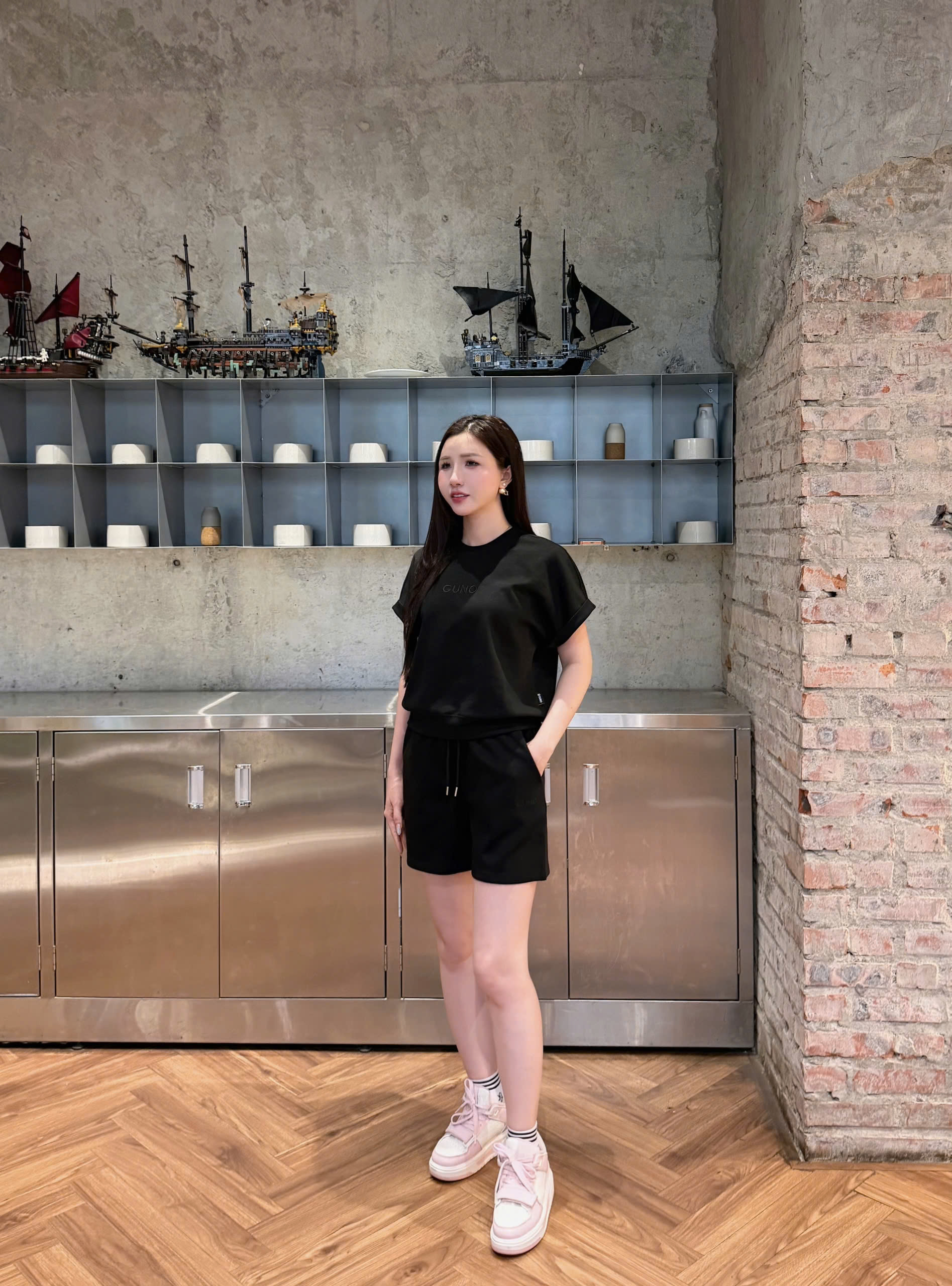 Set Bộ Đồ Cộc Tay GUNO Vải Modal Cool Mềm Mát Cổ Tròn Logo Thêu 