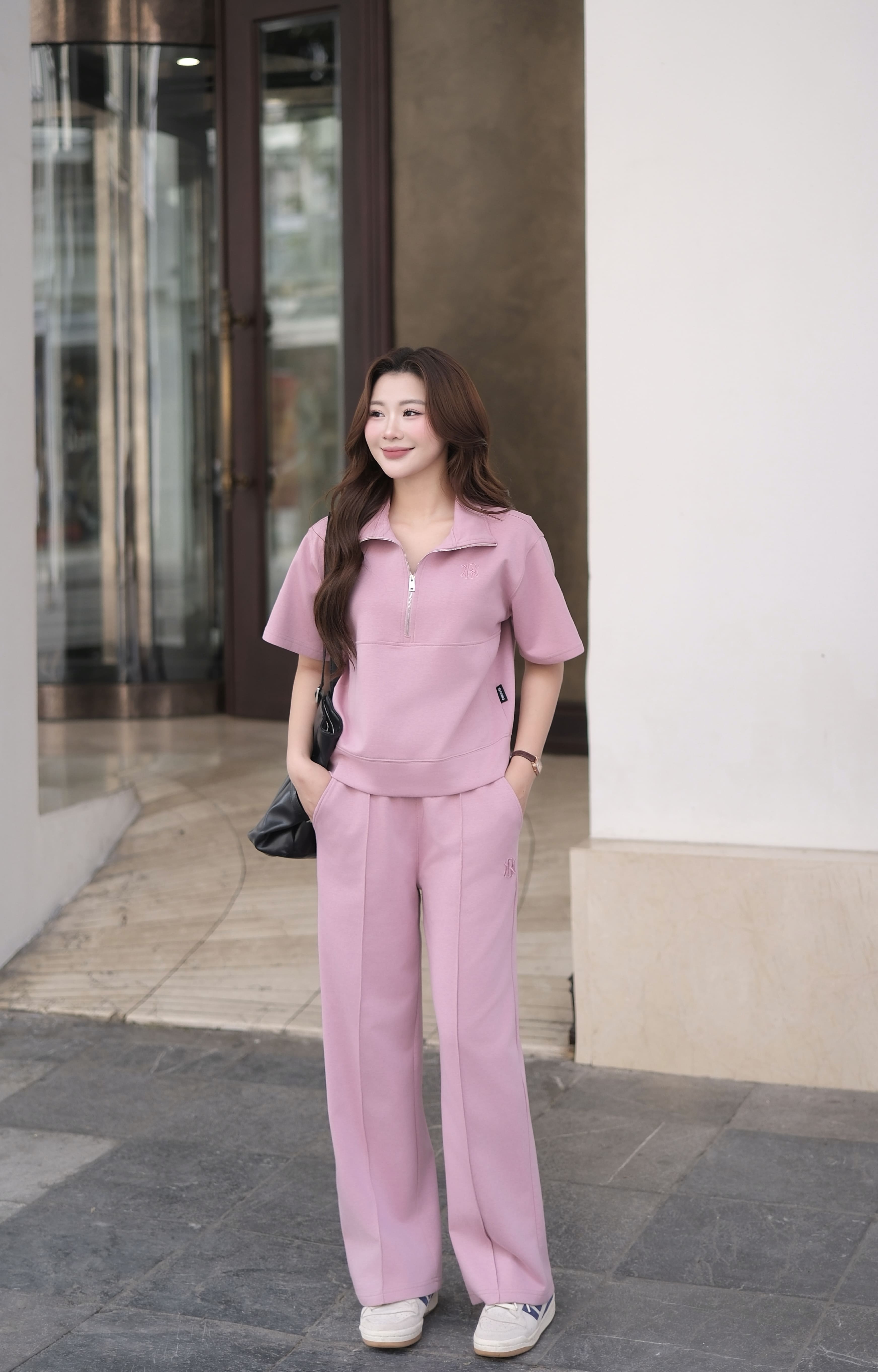 Bộ Quần Áo Nữ GUNO Modal Cool Cao Cấp Kéo Khoá Cổ Quần Suông Logo Thêu