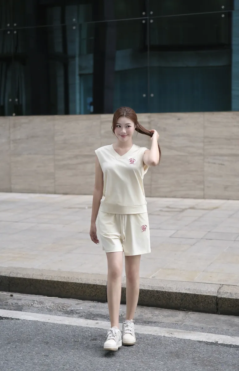 Set bộ Tank top Nữ GUNO Cổ Tim