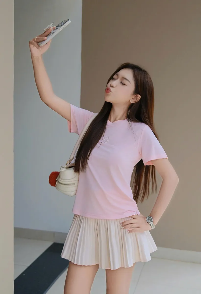 Áo Phông Thể Thao Nữ GUNO Cao Cấp Cotton Thông Hơi Co Dãn Thoáng Mát Logo Thêu