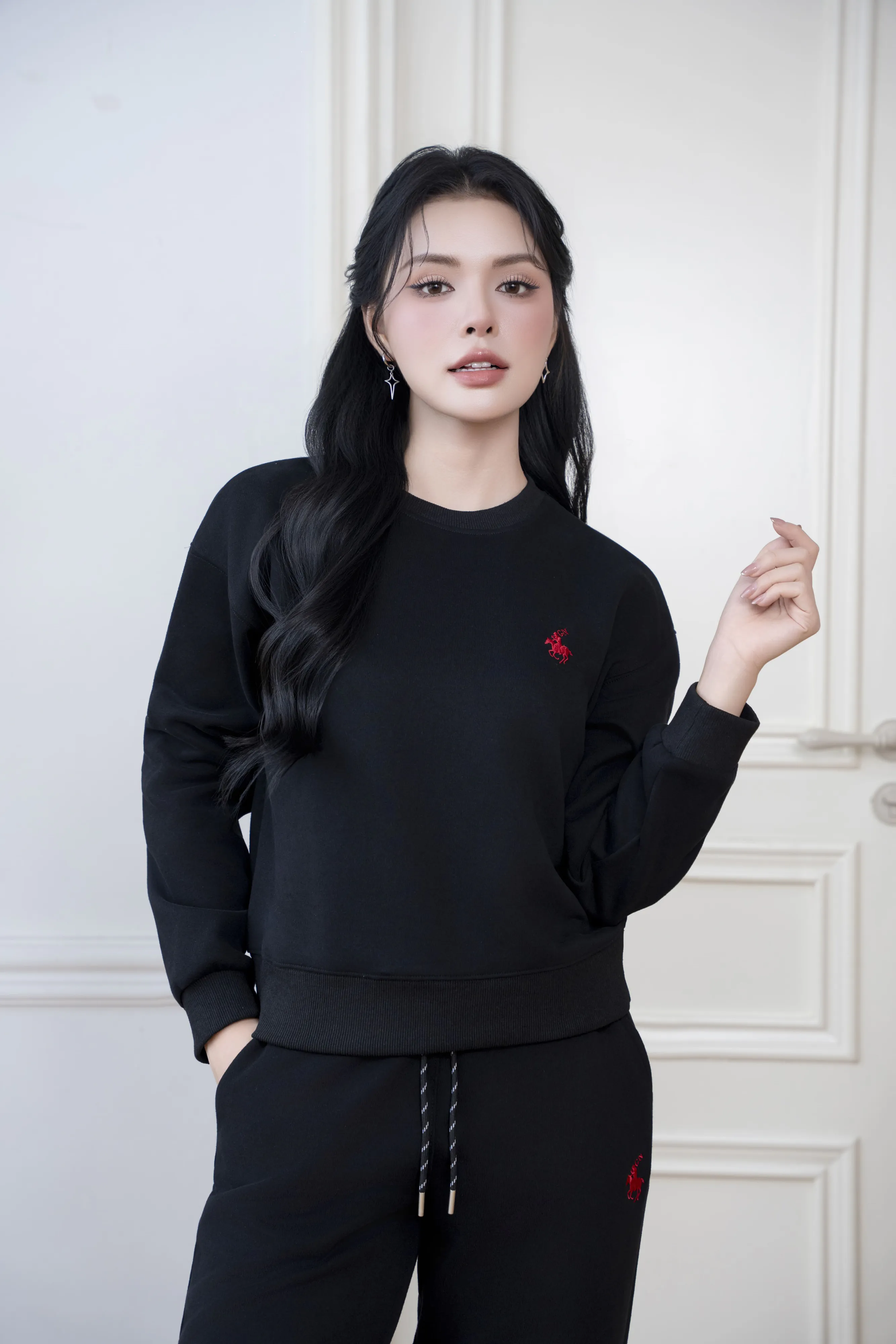 Bộ Quần Áo Nỉ Nam Nữ GUNO Cổ Tròn Thêu Ngựa Quần Bo Gấu Set Bộ Thu Đông Thời Trang