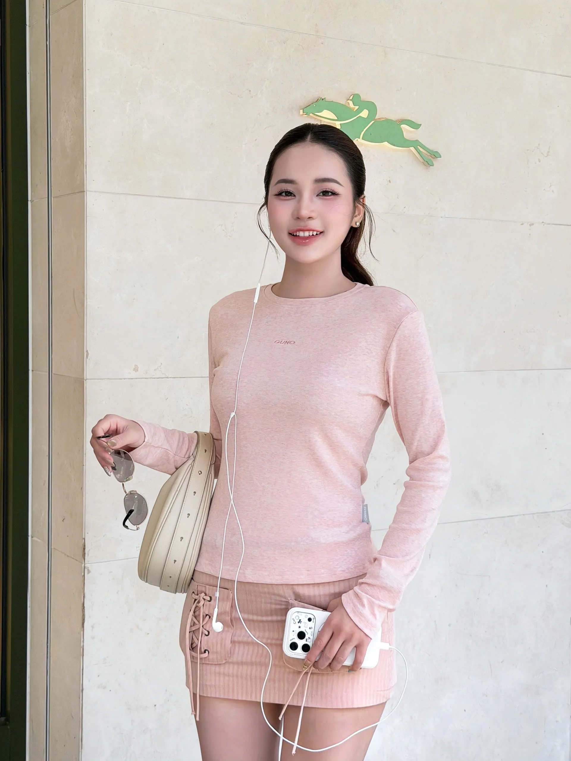 Áo Thun TĂM Nữ GUNO dài tay cổ tròn